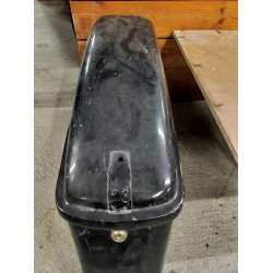 Et st shovel tasker, ikke pne men hele.