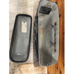 Et st shovel tasker, ikke pne men hele.