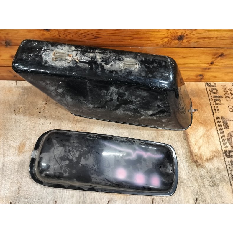 Et st shovel tasker, ikke pne men hele.