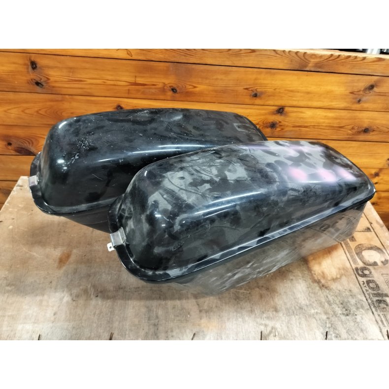 Et st shovel tasker, ikke pne men hele.