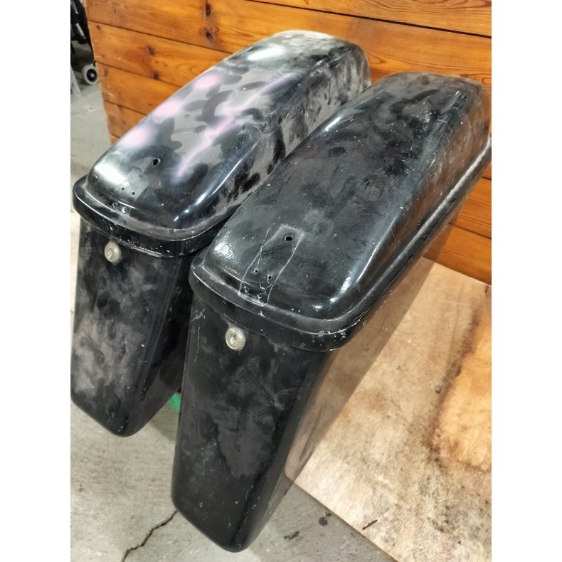 Et st shovel tasker, ikke pne men hele.