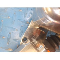 rst fremflytterst med tuv p og papire med.