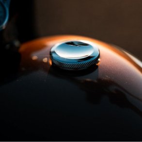 Motone, Jetson dished low profile gas cap.  billet aluminum.  83-18 H-D