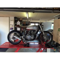 TUCK N' ROLL CAFE RACER SDE BROWN 15