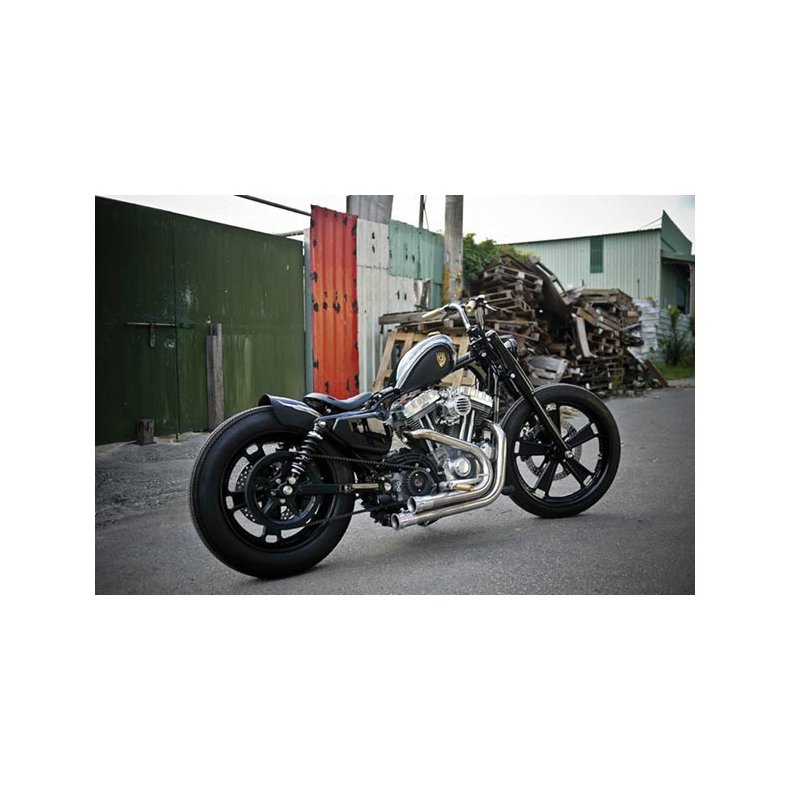 BOBBED REAR FIBERGLASS FENDER KIT. BLACK