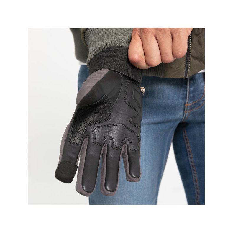 BY CITY ARTIC GLOVE GREY The By City 
