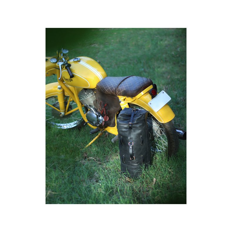 TRIP MACHINE MILITARY DUFFEL. SORT ELLER BRUN.