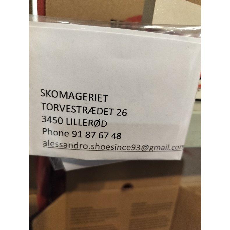 Dette er en  RW godkendt skomager med alle de originale reservedele.