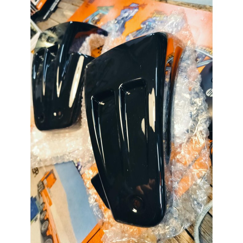 Side cover M8 softail