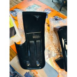 Side cover M8 softail