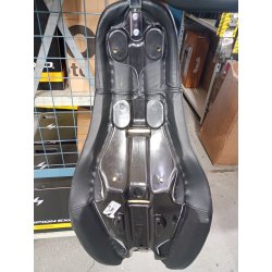 Dyna fxd 06-17 oem s�de