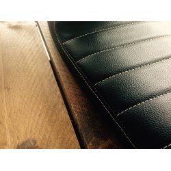 CAFE RACER SDE TUCK N' ROLL STITCH ZWART TYPE 45