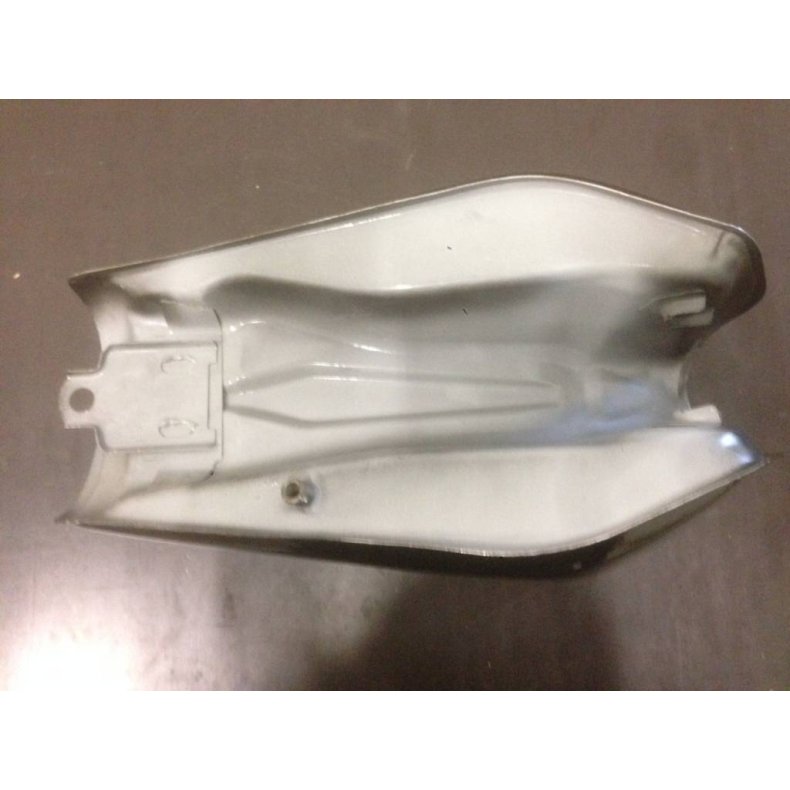 CB STYLE FUEL TANK WITH ACCESSOIRES TYPE 5