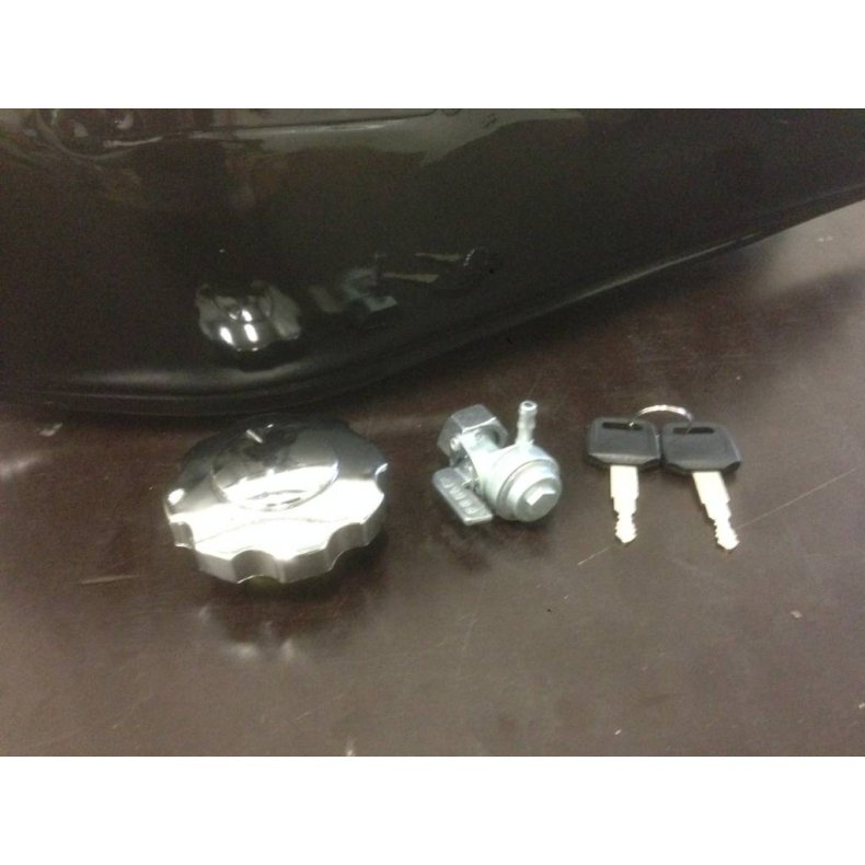 CB STYLE FUEL TANK WITH ACCESSOIRES TYPE 5