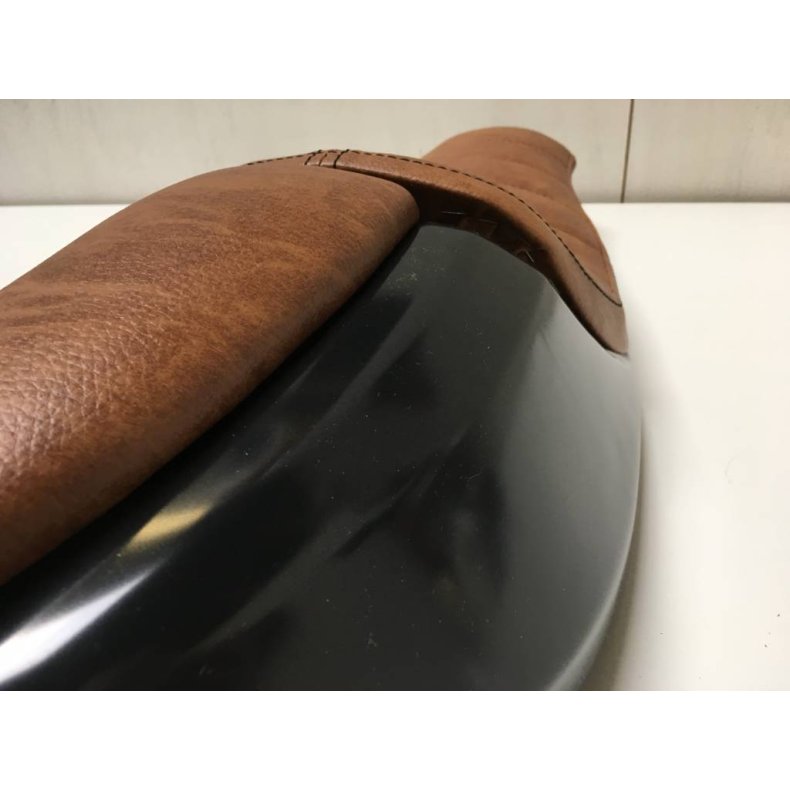 SDE Tuck 'N Roll Brown 