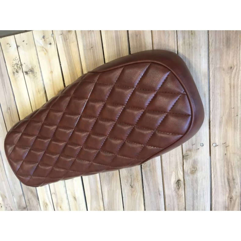 DIAMOND STITCH BRAT SDE BROWN 65