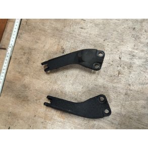 dyna fxd. beslag til rear pegs.