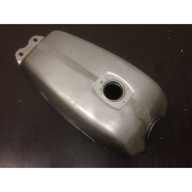 FUEL TANK WITH ACCESSOIRES TYPE 4