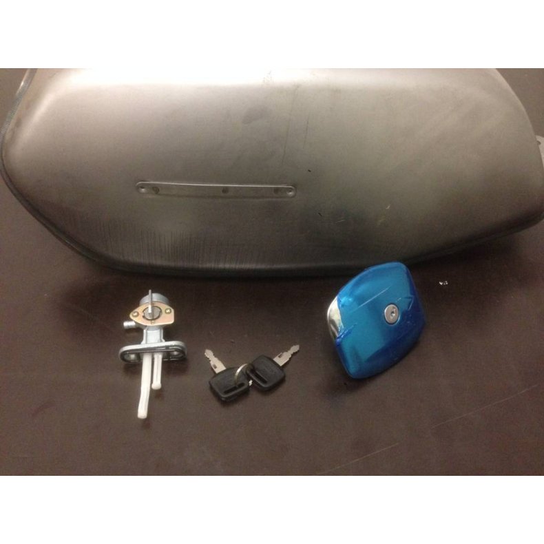 FUEL TANK WITH ACCESSOIRES TYPE 4