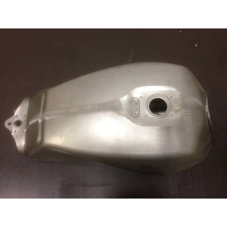 HONDA CB STYLE FUEL TANK WITH ACCESSOIRES TYPE 9