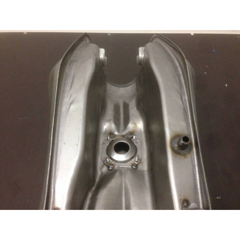 HONDA CB STYLE FUEL TANK WITH ACCESSOIRES TYPE 9