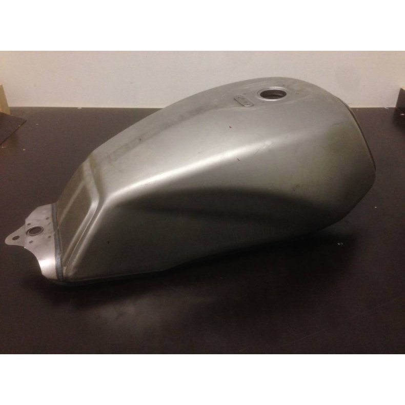 HONDA CB STYLE FUEL TANK WITH ACCESSOIRES TYPE 9