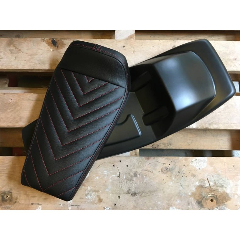 FLAT TRACKER SDE VINTAGE BLACK / RED "V FOR VENDETTA