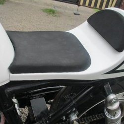 ADHESIVE RACE FOAM FOR CAFE RACER SDES / SDESKUM