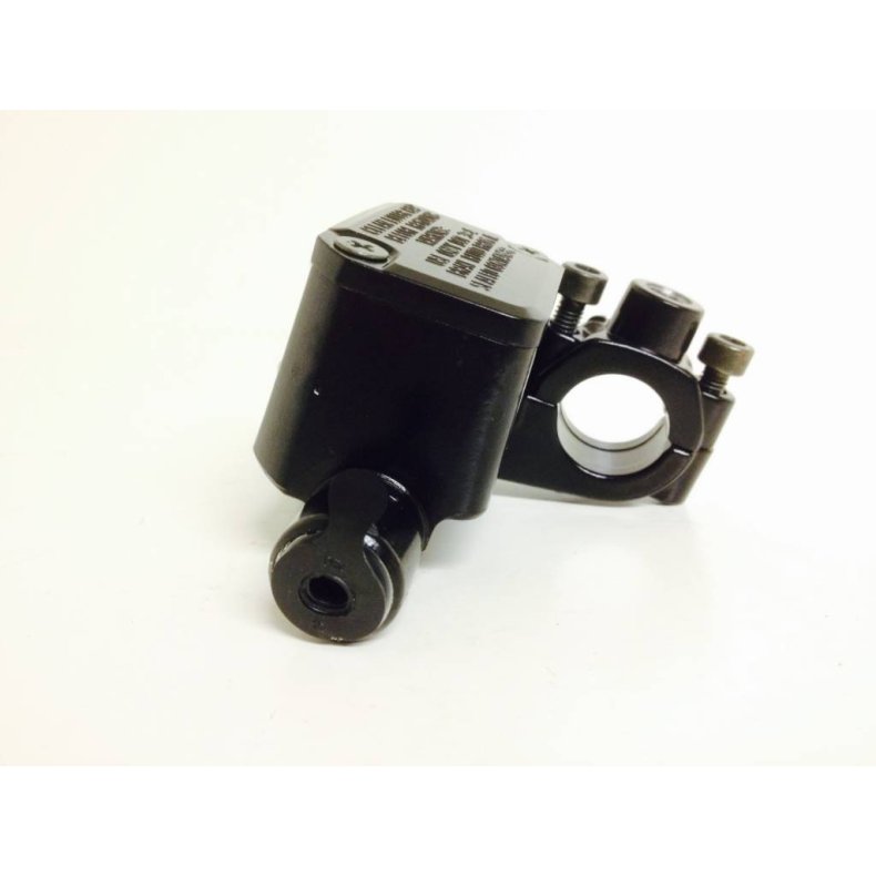 MASTER CYLINDER UNIVERSAL BLACK