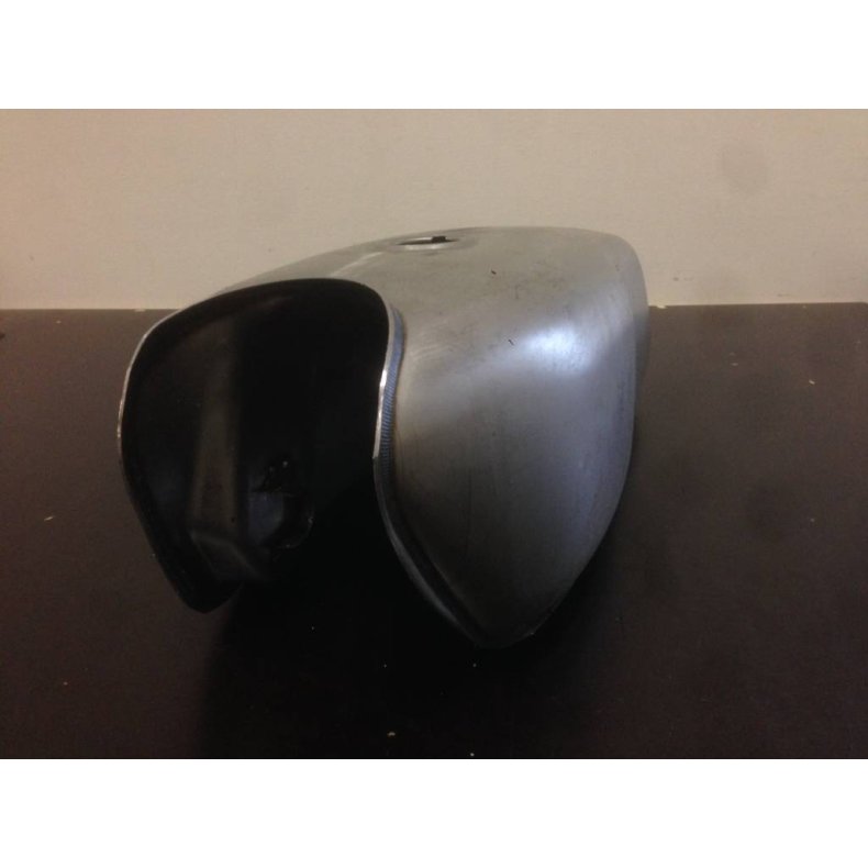 RETRO RACING STYLE BENZINTANK