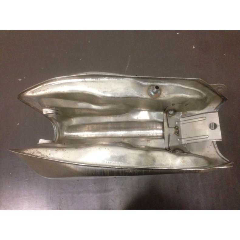 SRZ STYLE FUEL TANK WITH ACCESSOIRES TYPE 7