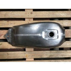 Tank with Accessories Type 9