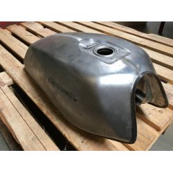 Tank with Accessories Type 9