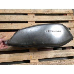 Tank with Accessories Type 9