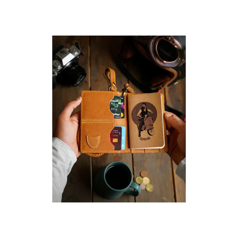 Trip Machine Explorer wallet  vintage tan