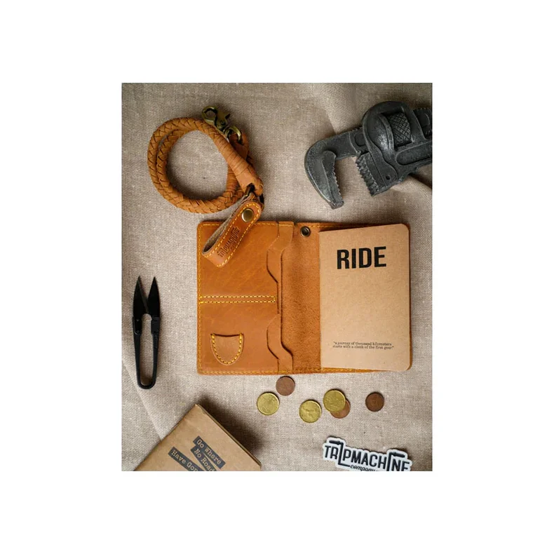 Trip Machine Explorer wallet  vintage tan