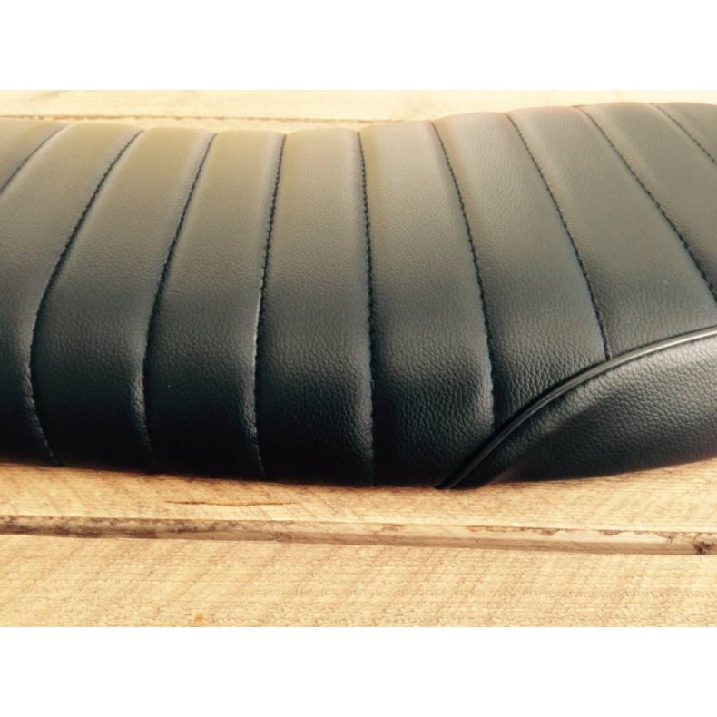 TUCK N' ROLL BRAT SDE BLACK ON BLACK TYPE 42