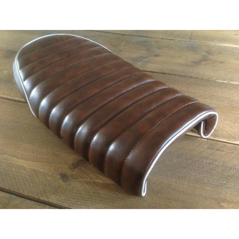 TUCK 'N ROLL CAFE RACER SDE DARK BROWN &amp; WHITE 88