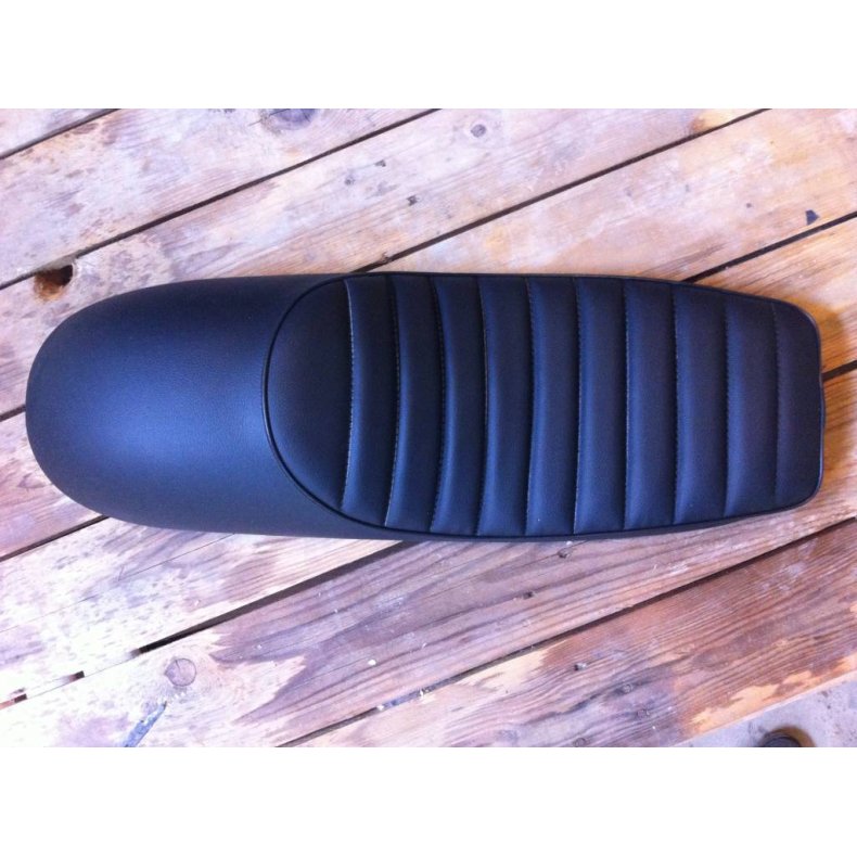 TUCK ROLL CAFE RACER SDE BLACK 96